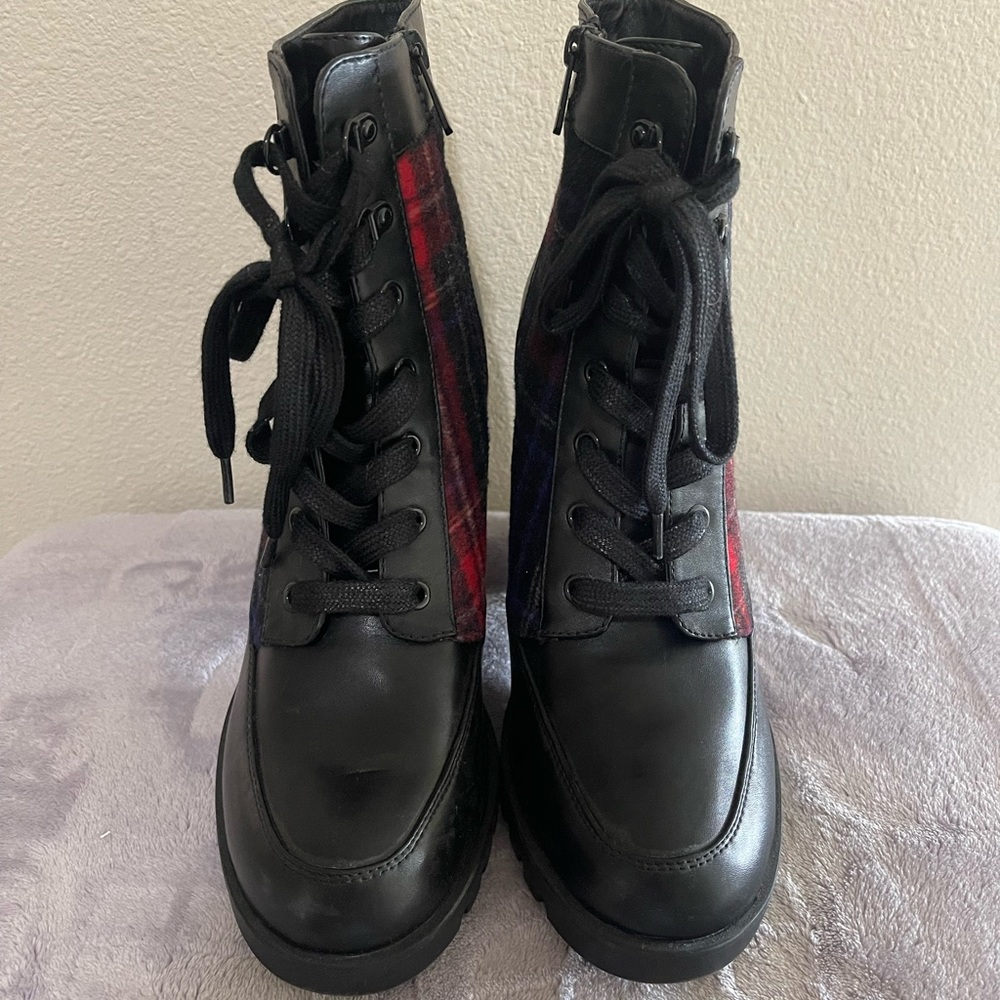 Winter styled combat boots